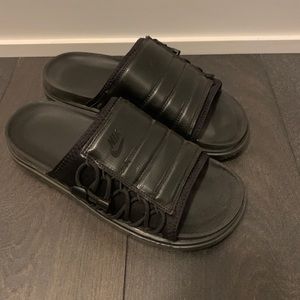 Nike Asian slide